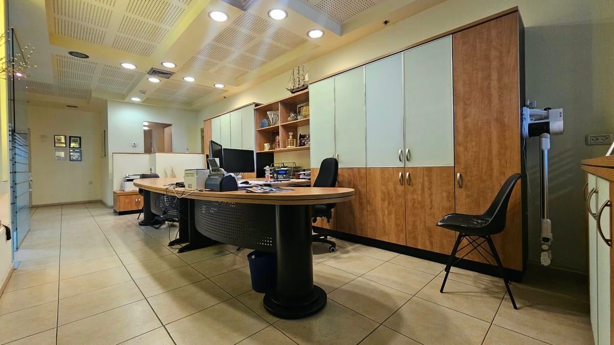 למכירה משרדים במתחם אולימפיה פתח תקווה – תמונה 2